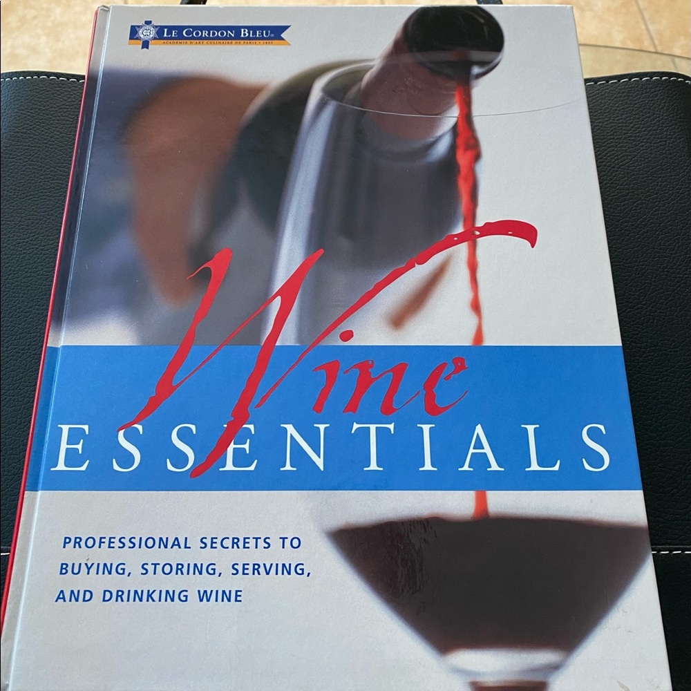 Le Cordon Bleu Wine Essentials - New Hardcover